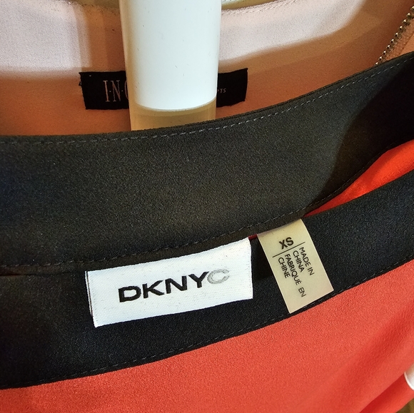 Women's DKNYC color block top. XS. Orange/black/white. - Picture 3 of 3